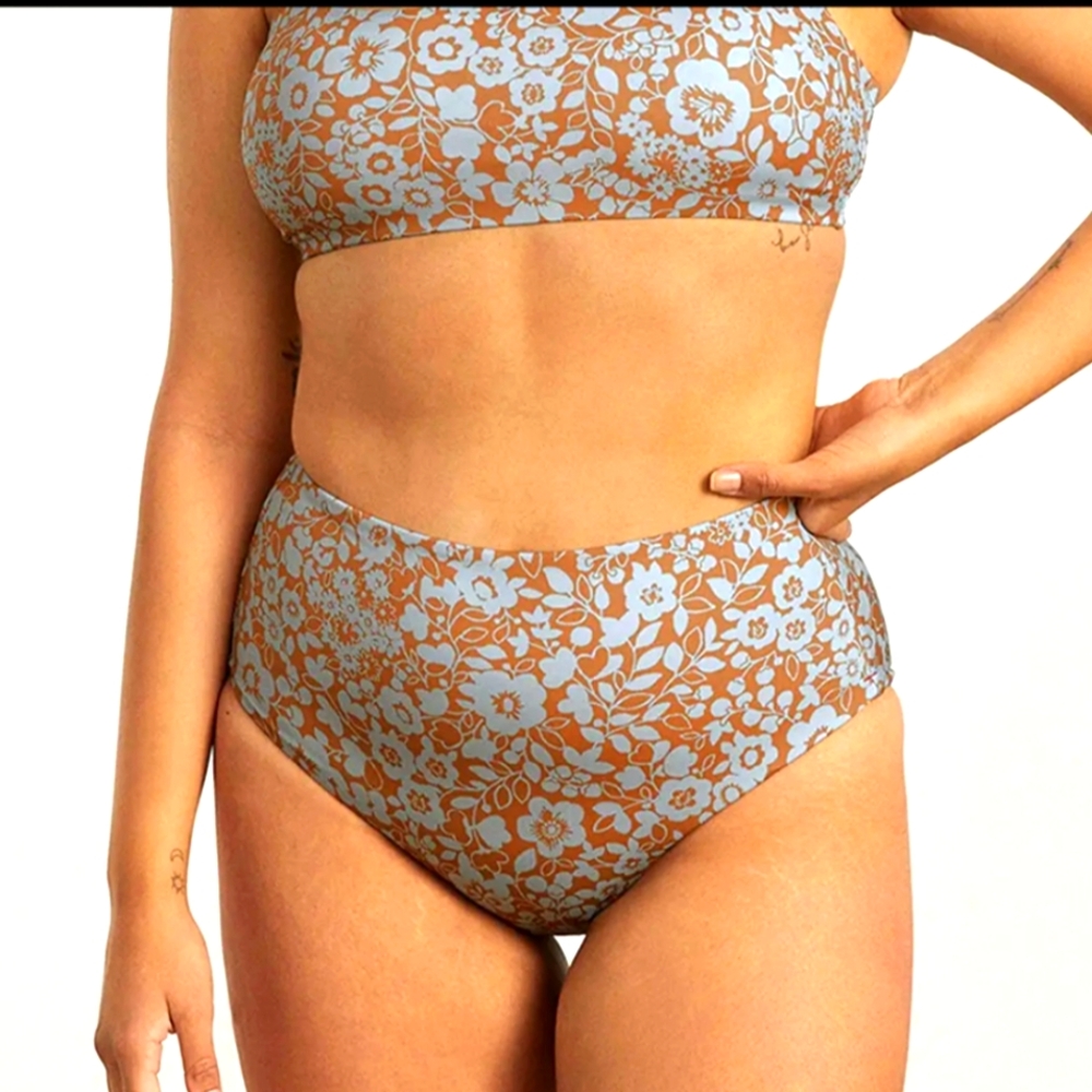 Everlane Honey Love Blue Beige Floral Swim Set Preppy Miami Beach Nantucket XL